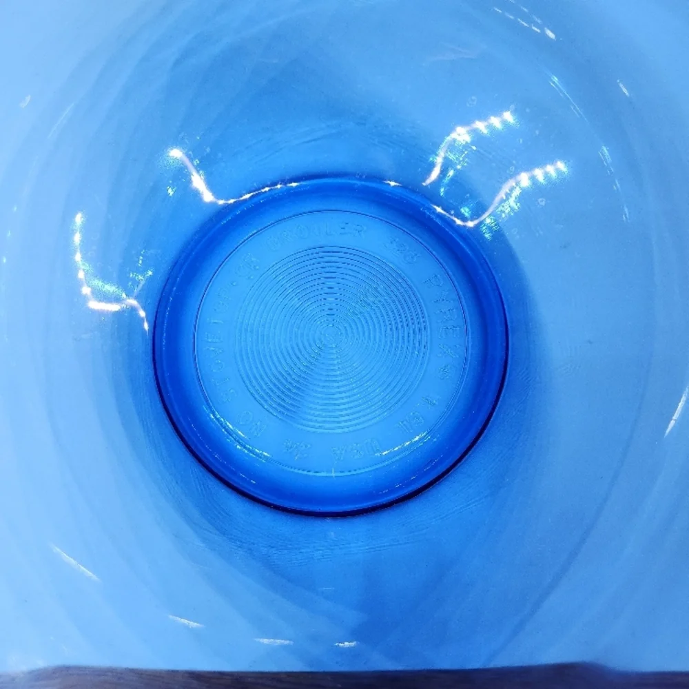 Pyrex 323 mixing bowl - Picture 2 of 3